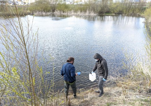 Pobieranie prób wody – Zielony Staw, Gdańsk