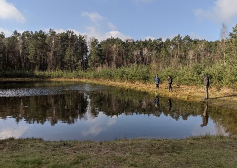 Pobieranie prób wody – okolice Chechła (gm. Dobroń)