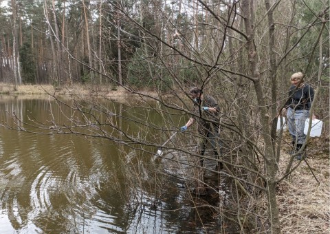 Pobieranie prób wody – Błoto, Niepołomice