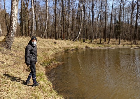 Pobieranie prób wody – Niedźwiedzia Góra, Tenczynek (gm. Krzeszowice)