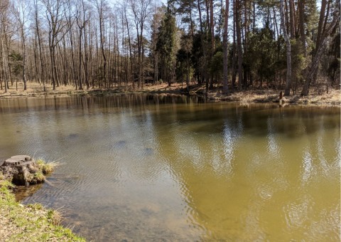 Pobieranie prób wody – Niedźwiedzia Góra, Tenczynek (gm. Krzeszowice)